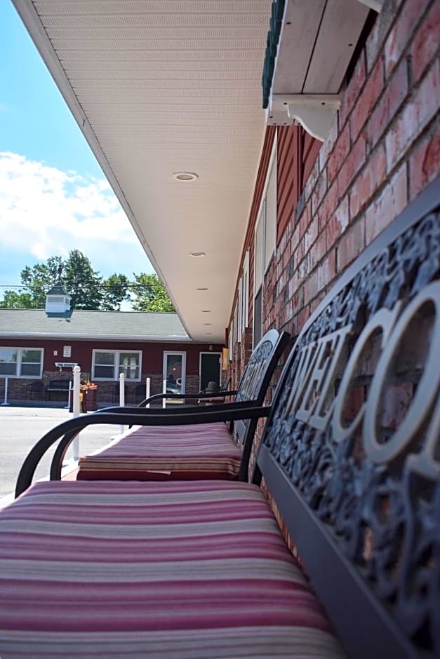 Midway Lodging