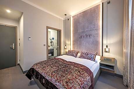 CLASSIC andrä with city view