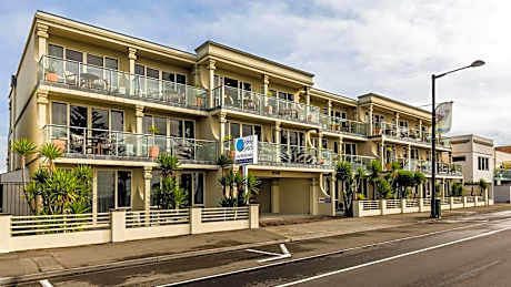 Pebble Beach Motor Inn