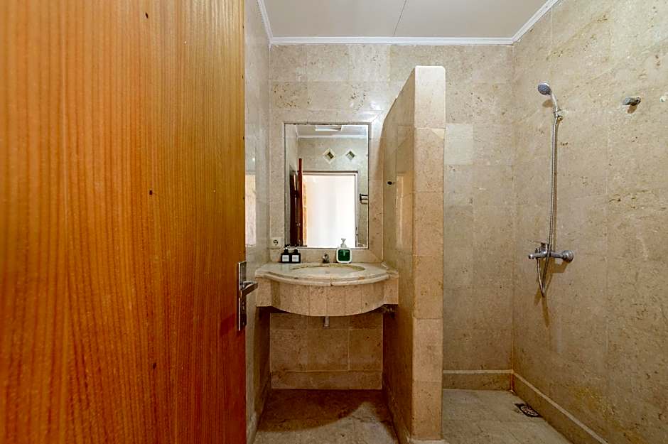 Urbanview Hotel Rasa Sayang Inn Tanjung Benoa Bali