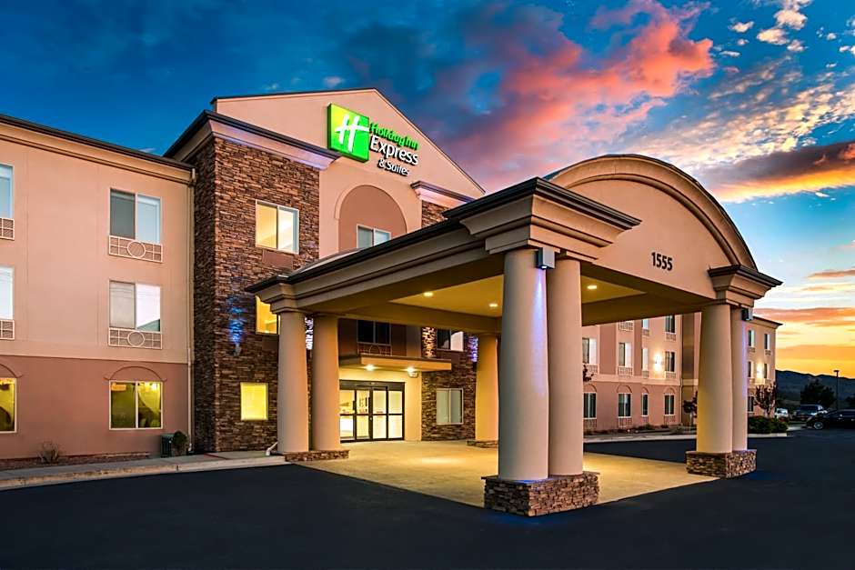Holiday Inn Express Hotel & Suites Cedar City By IHG