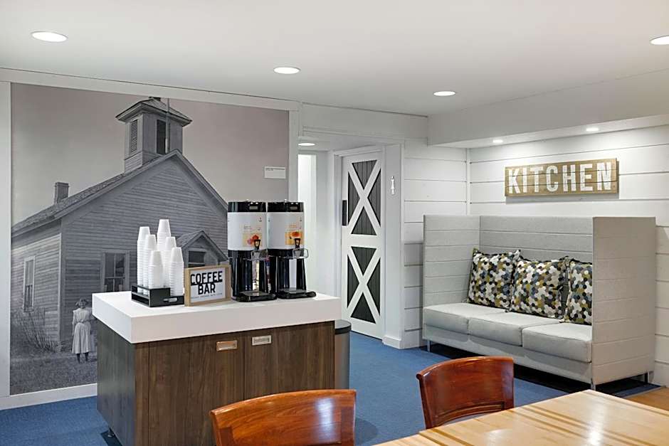 Redwood Lodge