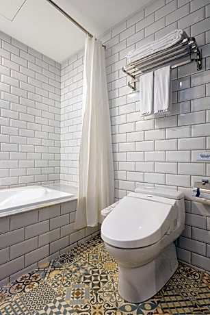 Deluxe Double Room with Bath