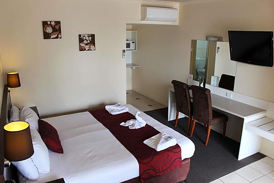Golden West Motor Inn