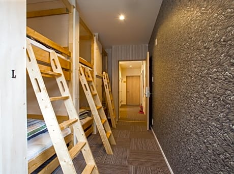 Bunk Bed in 8-Bed Mixed Dormitory Room