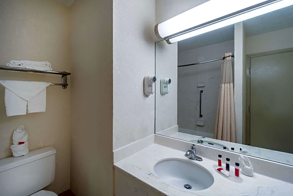 Days Inn by Wyndham Columbus Airport