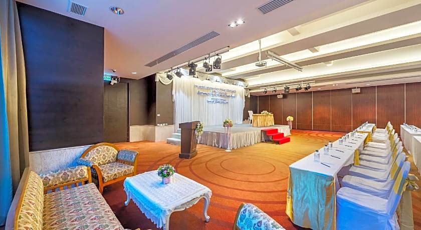 Buri Sriphu Hotel