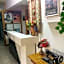 Parmis Rooms