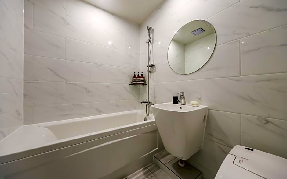 Changwon Brown dot Hotel Palyong