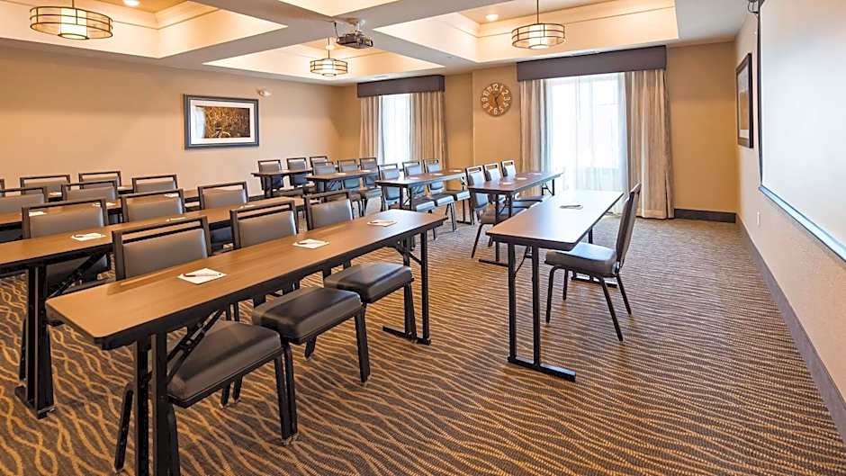 Best Western Plus Overland Inn