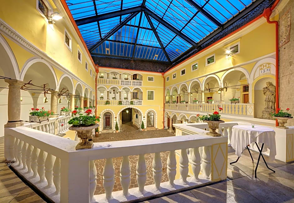 Hotel Schloss Weikersdorf