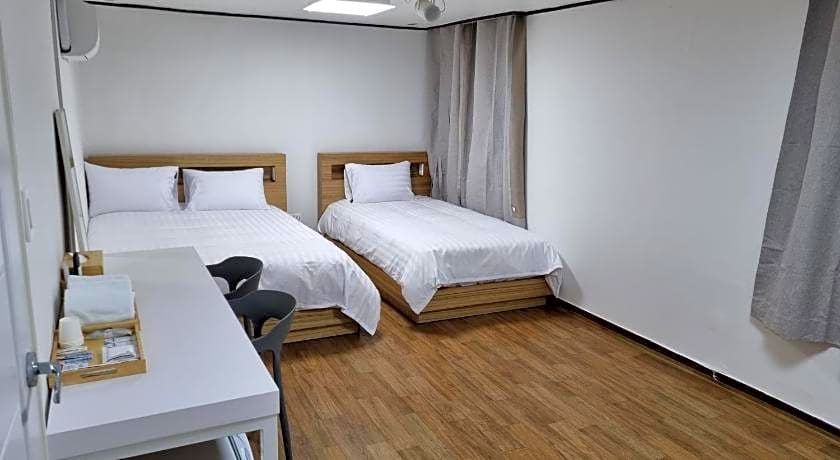 The Oakra Hotel
