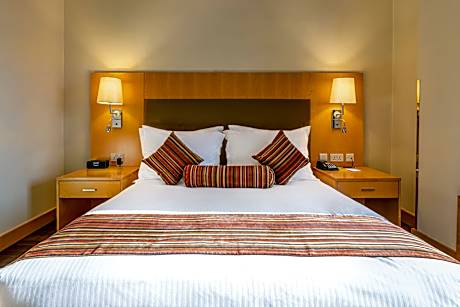 Executive King Suite - Non-Smoking