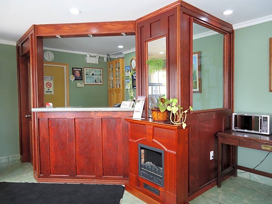 Super 7 Motel London