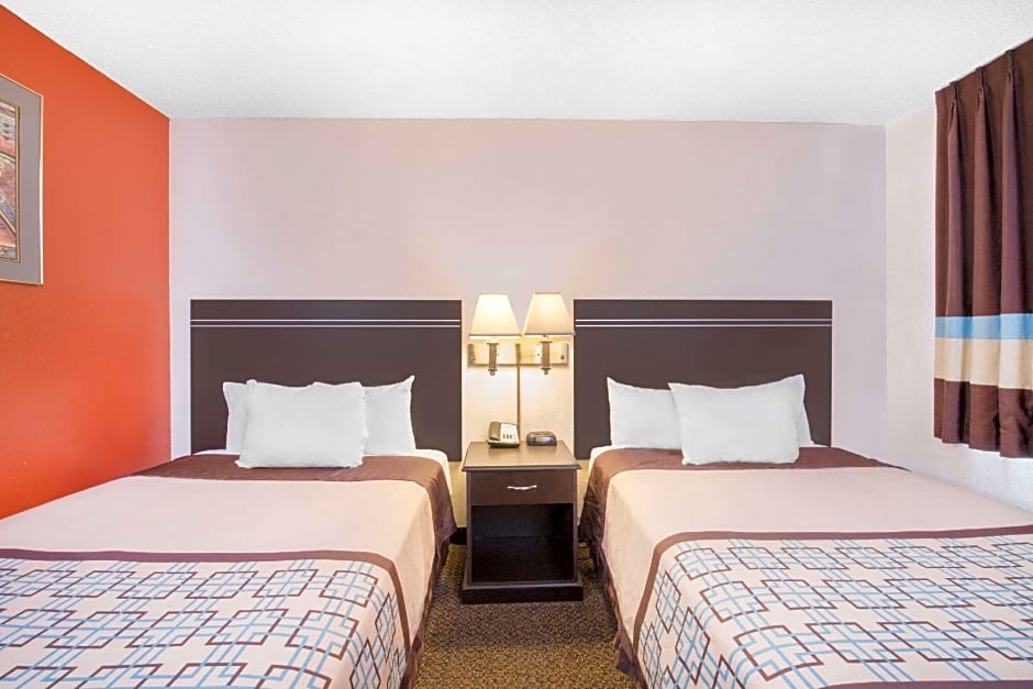 Days Inn by Wyndham Hobbs