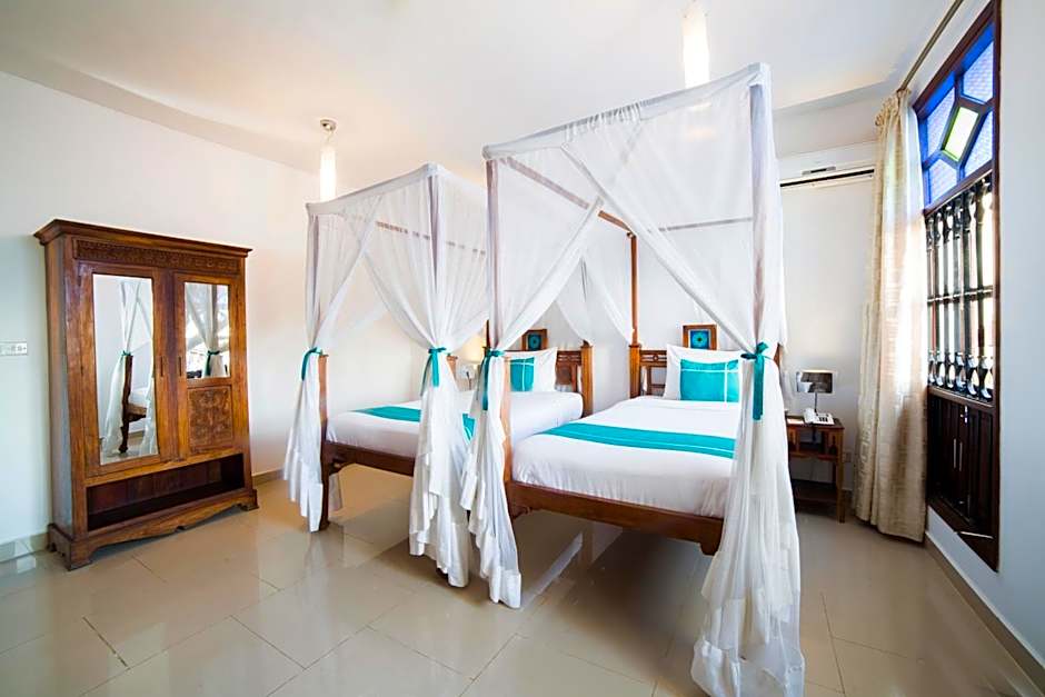 Maru Maru Hotel