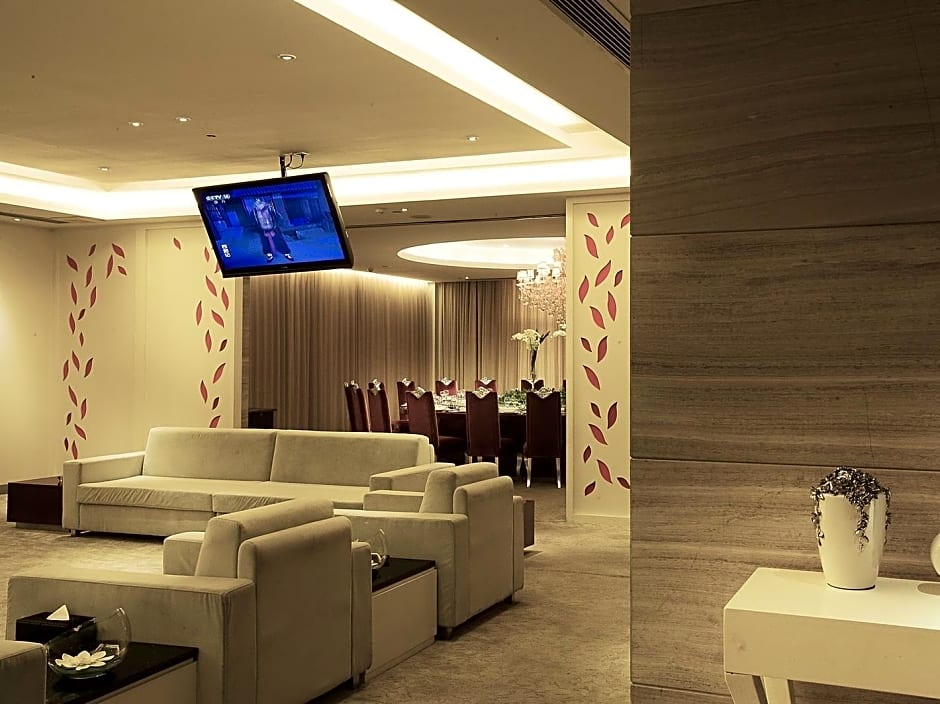 Longjiang Country Garden Phoenix Hotel