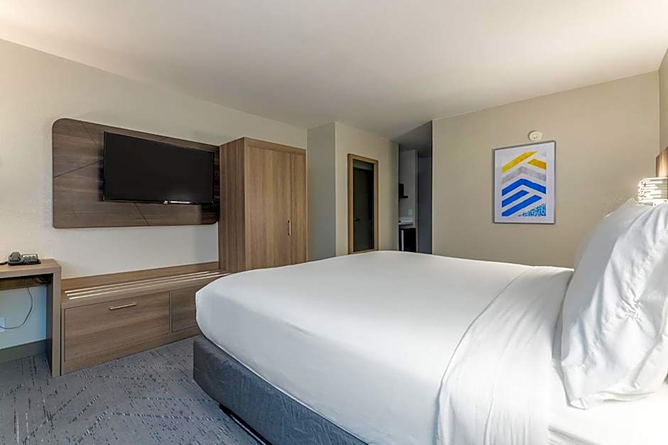 Holiday Inn Express Van Nuys By IHG