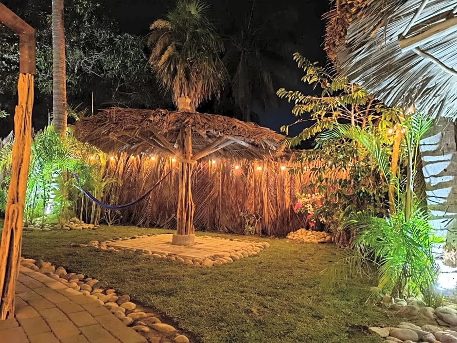 Hotel Ashly Loma Larga