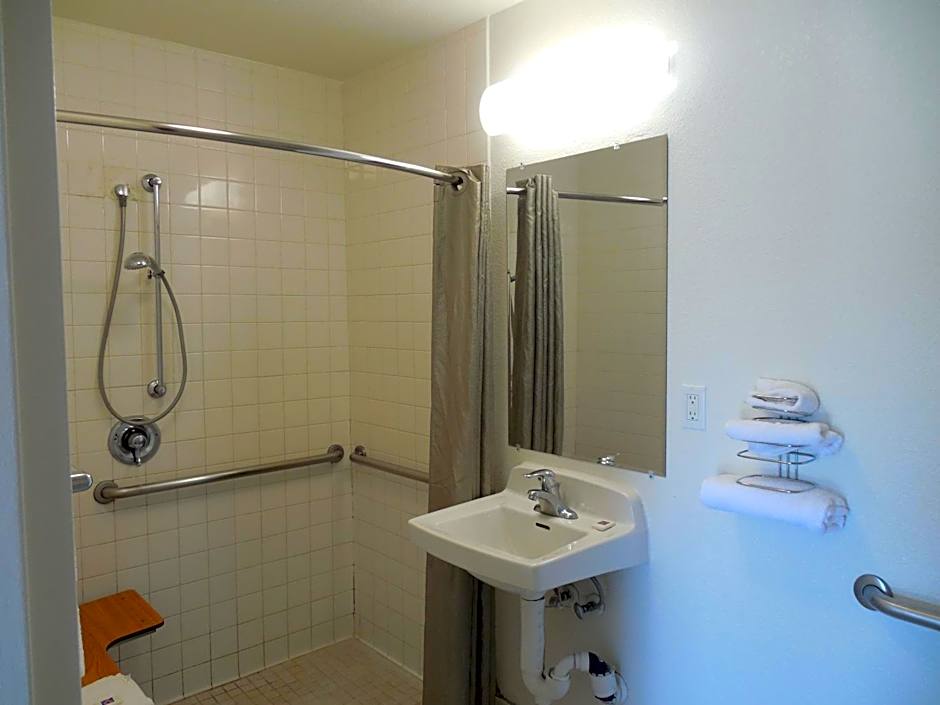 Motel 6-Temecula, CA - Historic Old Town