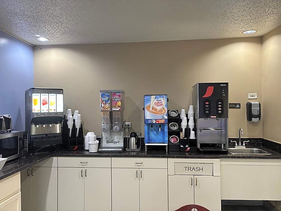 Super 8 by Wyndham Mundelein/Libertyville Area