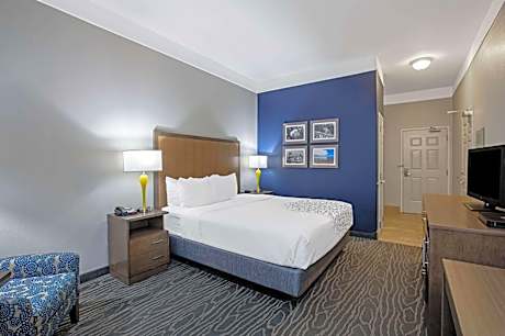 1 King Bed Mobility Accessible Room Non-Smoking