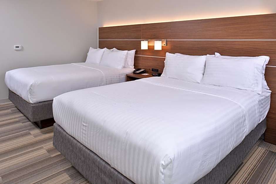 Holiday Inn Express & Suites Omaha Airport By IHG