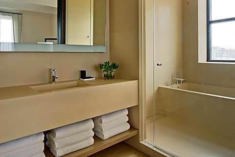 Madison Suite, Suite, 1 King, Empire view, City view