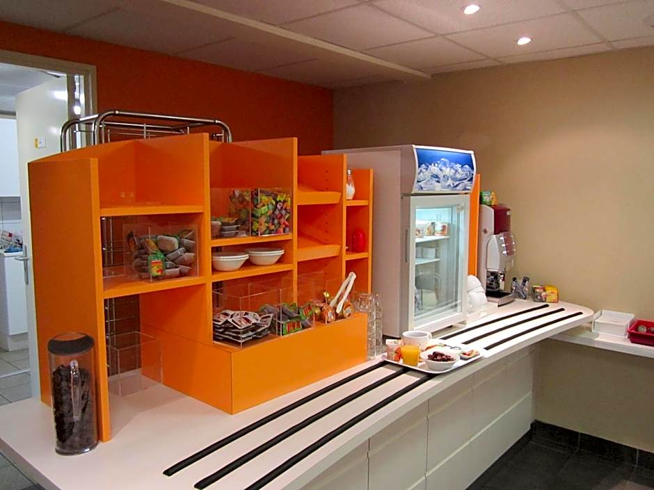 Premiere Classe Pau Bizanos Hotel