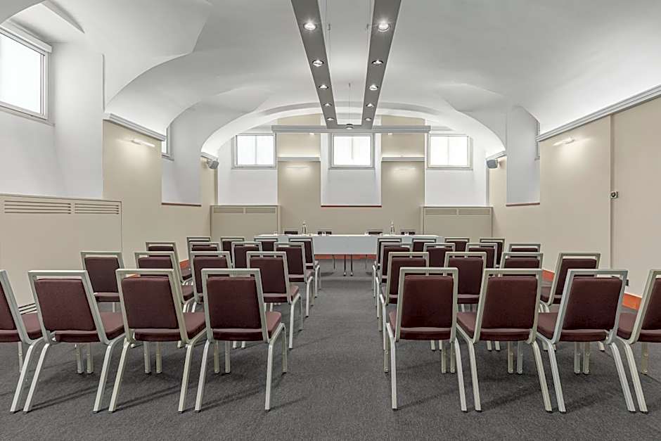 Room Mate Collection Mia, Rome Colosseum