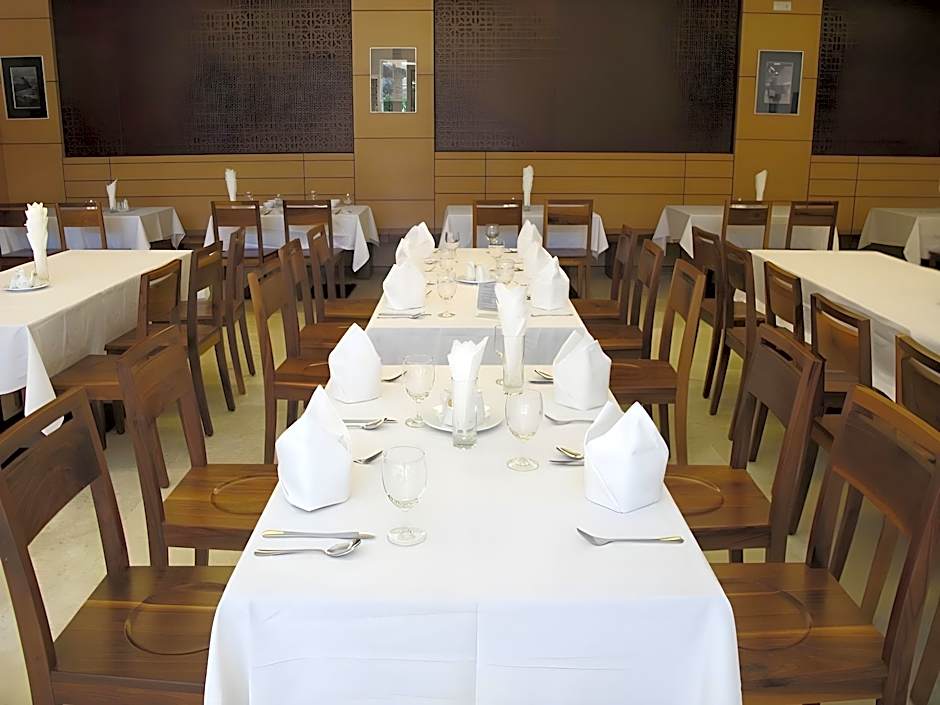 Nhi Phi Hotel Nha Trang