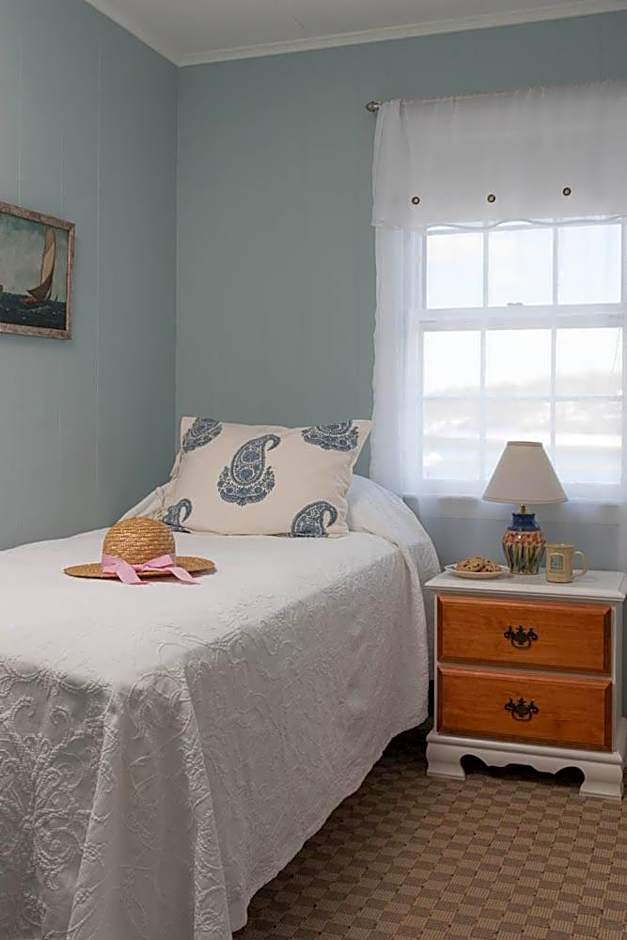 Dockside Guest Quarters