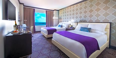 Deluxe Gulf View Room with 2 Queen Beds - Smoking