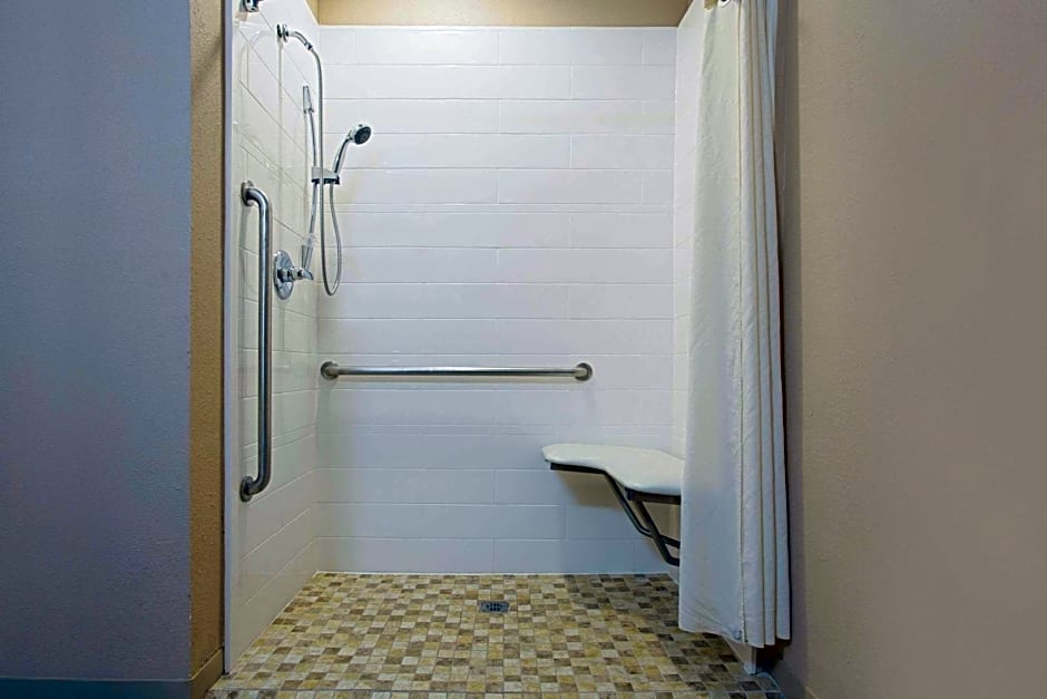 Microtel Inn & Suites by Wyndham Walterboro