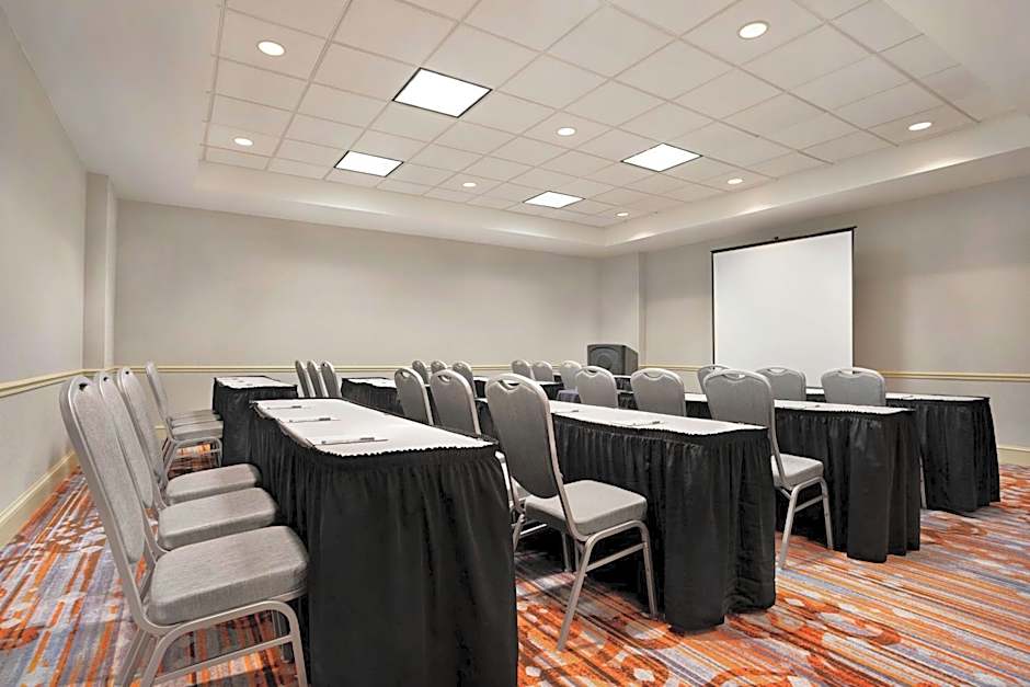 Hilton Garden Inn New Orleans Convention Center