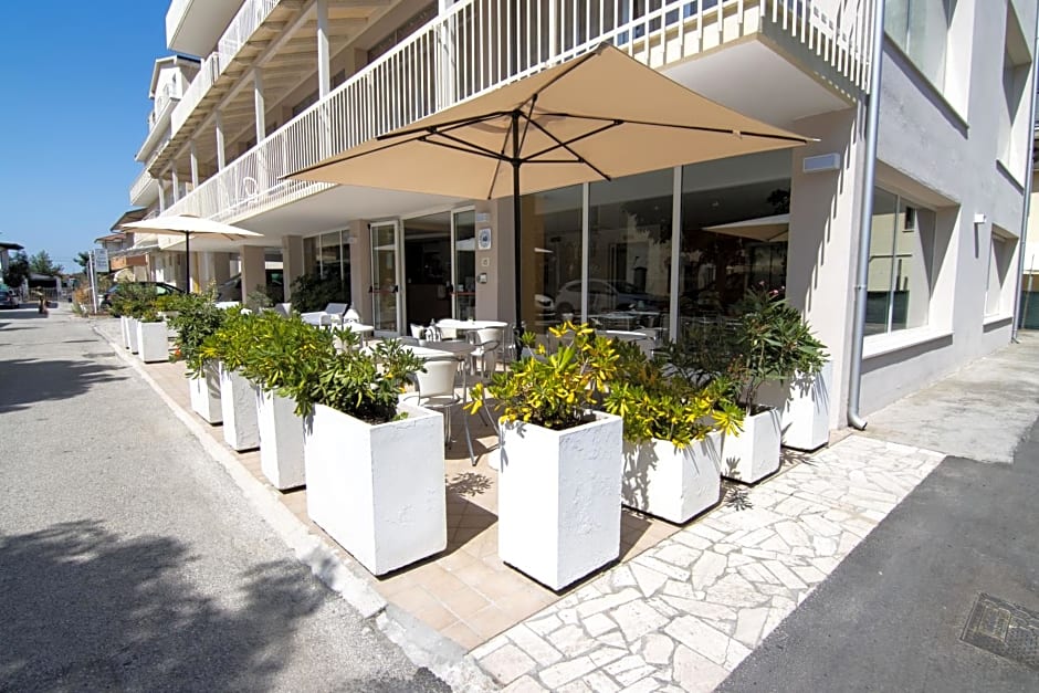 HOTEL ADRIA BEACH