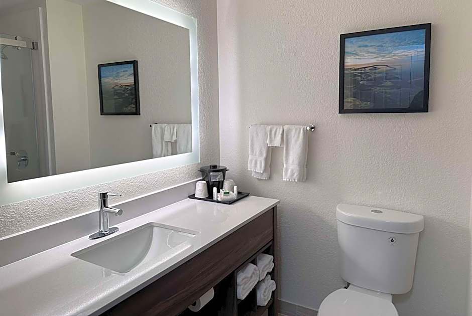 La Quinta Inn & Suites by Wyndham Milwaukee South West New Berlin