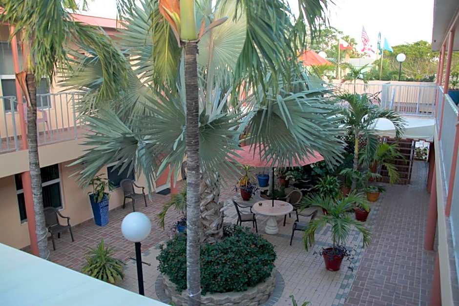 Lago Mar Motel and Apartments