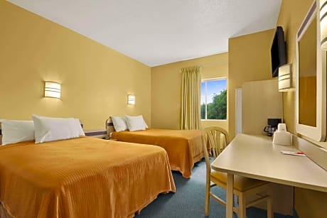 2 Double Bed Smoking Room With Free