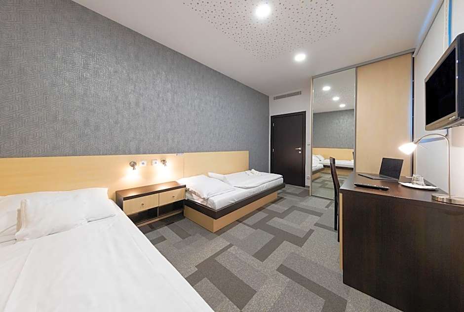 BNC Hotel - Restaurant - Bowling