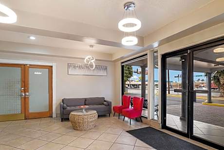 Spanish Trails Inn - Laredo Hotel