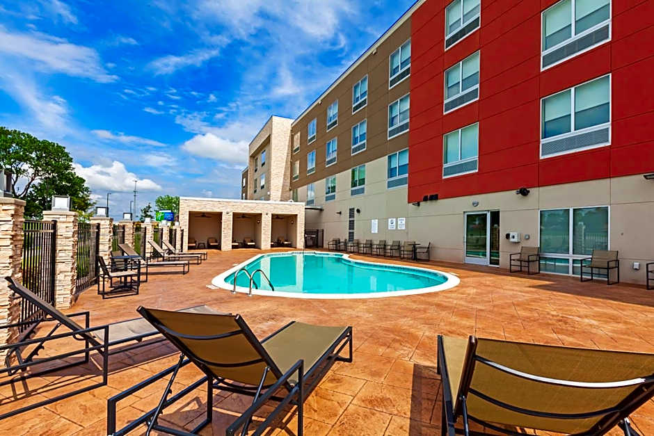 Holiday Inn Express & Suites Tulsa South - Woodland Hills By IHG