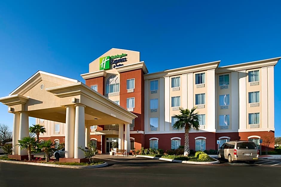 Holiday Inn Express Uvalde By IHG