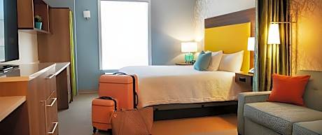 1 King Bed Studio Suite