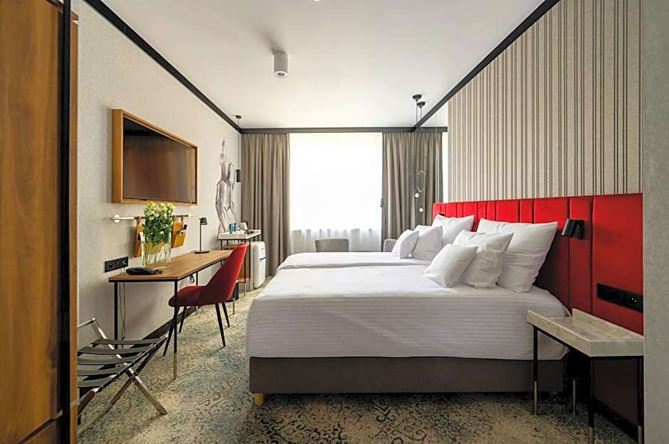 Photo 1 of 3 of Standard 1 King Bed