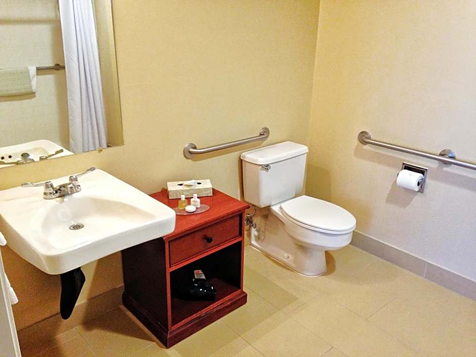 Coast Wenatchee Center Hotel