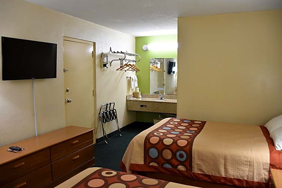 Super 8 by Wyndham Tifton