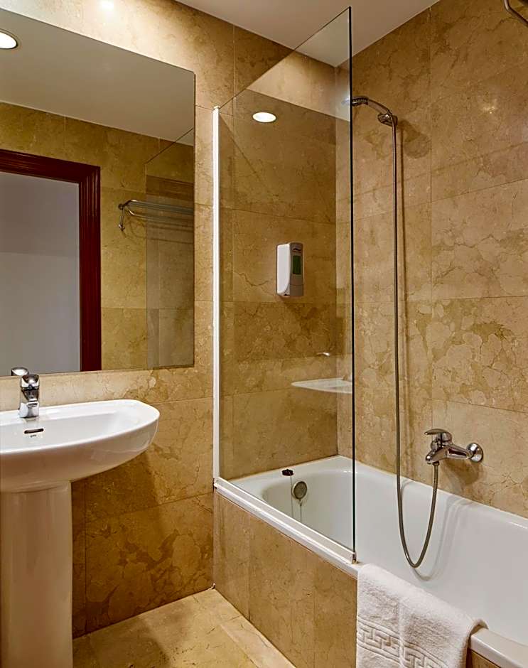 Hotel Logroño Avda de Madrid 25