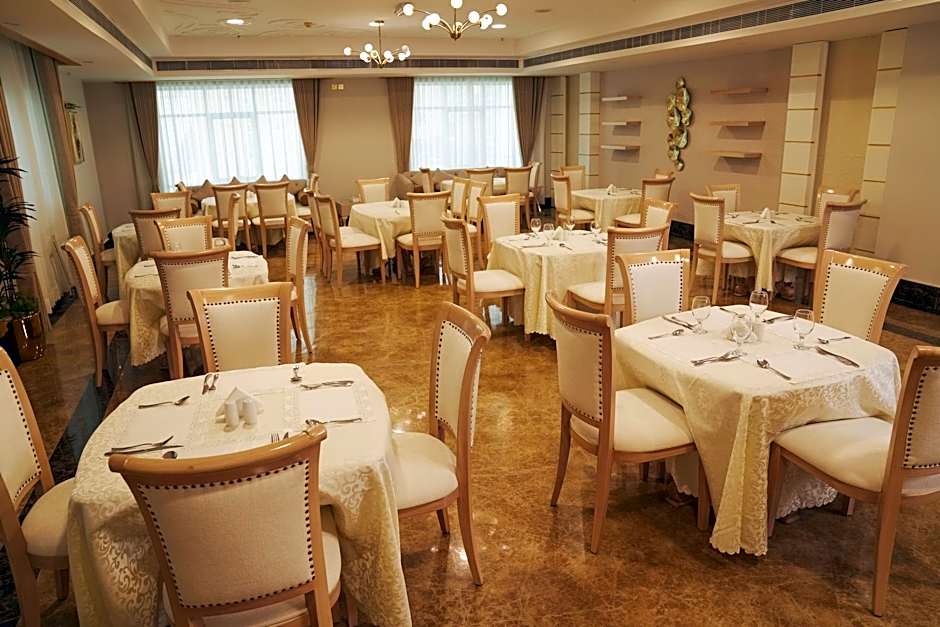 Royal Grand Suite Hotel