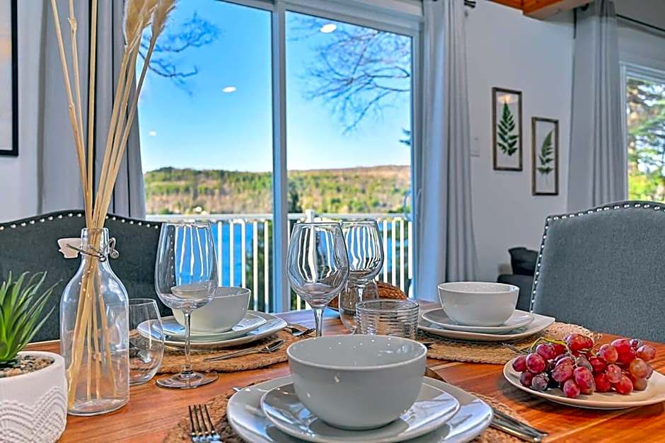 FRONT LAKE hot tub with sunset ski and slide 8p